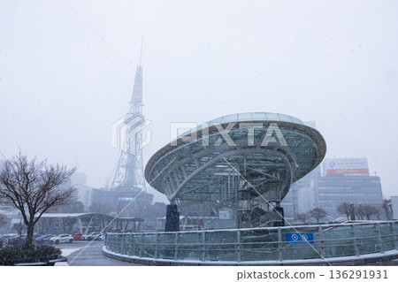 白雪覆蓋的名古屋電視塔和綠洲21號 136291931