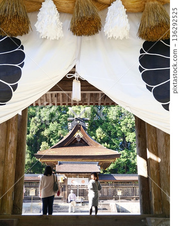 Wakayama, Tanabe City, Kumano Sanzan, Kumano Hongu Taisha Shrine's Shinmon Gate and Worship Hall (Autumn) 136292525