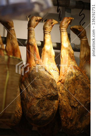 Yunnan Sanyuan pork Jinhua ham sold in a dry food specialty street called "Haimi Street" in Defu Doxi, Hong Kong Yunnan Sanyuan pork Jinhua ham sold in a dry food specialty street called "Haimi Street" in Defu Doxi, Hong Kong 136292751