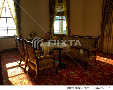 Carpeted Western-style room 136292926