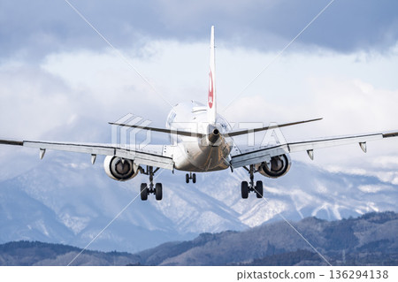 冬季仙台機場，降落的飛機，宮城縣名取市 136294138