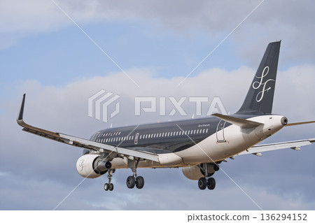 Winter Sendai Airport, landing plane, Natori City, Miyagi Prefecture Winter Sendai Airport, landing plane, Natori City, Miyagi Prefecture 136294152