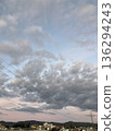 陰天的天空 136294243