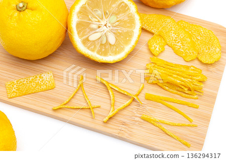 柚子柚子 136294317