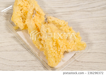 Tempura of kiss 136296372