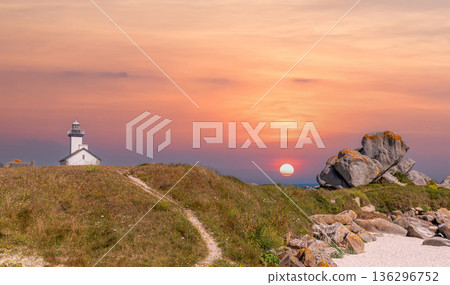 Beach of Pontusval, cotes-d'armor, brittany, france 136296752