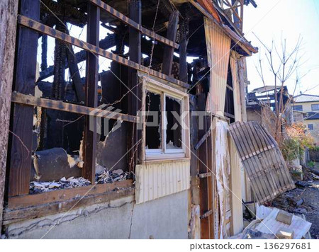 Private house burned by fire Fire 136297681