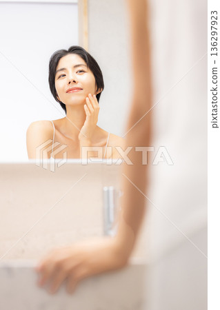 Young women's skin care Young women's skin care 136297923