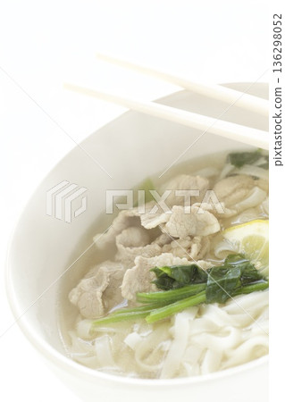 豬肉河粉 136298052