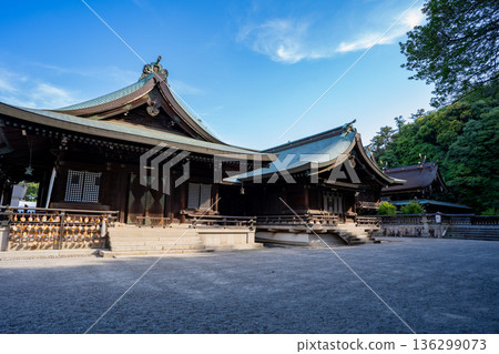 View of the main hall of Kibitsuhiko Shrine (Okayama City) 136299073