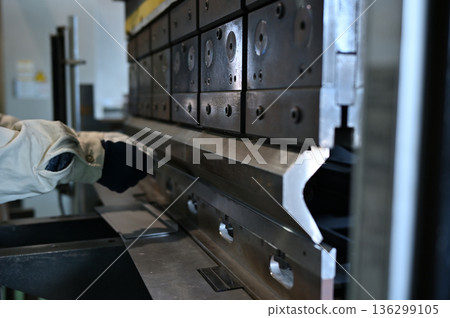 彎機彎曲製程工廠鐵廠 彎機彎曲製程工廠鐵廠 136299105