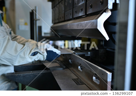 彎機彎曲製程工廠鐵廠 彎機彎曲製程工廠鐵廠 136299107