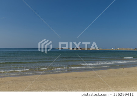 日本島根縣出雲市大社町稻佐海灘景色 日本島根縣出雲市大社町稻佐海灘景色 136299411