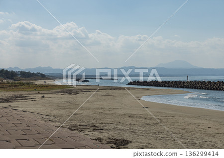 日本島根縣出雲市大社町稻佐海灘景色 日本島根縣出雲市大社町稻佐海灘景色 136299414
