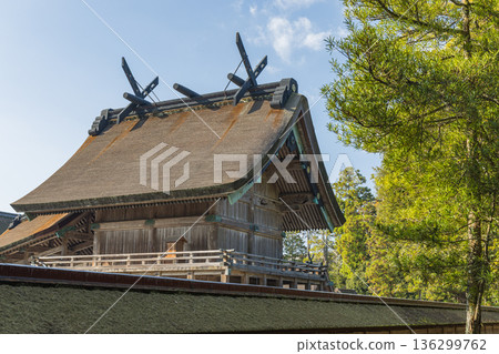 The main hall of Izumo Taisha Shrine in Taishacho, Izumo City, Shimane Prefecture, Japan The main hall of Izumo Taisha Shrine in Taishacho, Izumo City, Shimane Prefecture, Japan 136299762