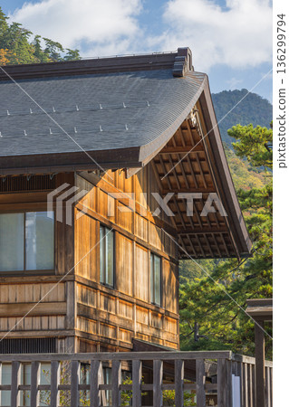 日本島根縣出雲市大社町的出雲大社辦公大樓 日本島根縣出雲市大社町的出雲大社辦公大樓 136299794