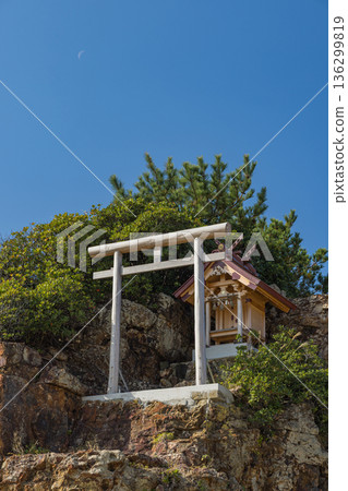 日本島根縣出雲市大社町稻佐海灘的弁天島和合禦前神社 136299819