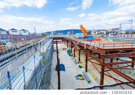 Construction site on the west side of the Hirakata Tunnel on the Shin-Meishin Expressway, Hirakata City, Osaka Prefecture Construction site on the west side of the Hirakata Tunnel on the Shin-Meishin Expressway, Hirakata City, Osaka Prefecture 136301033