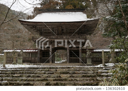 白雪覆蓋的大屋田神社塔門 白雪覆蓋的大屋田神社塔門 136302610