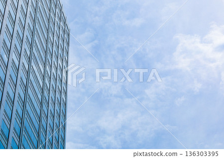 一座摩天大樓 一座摩天大樓 136303395