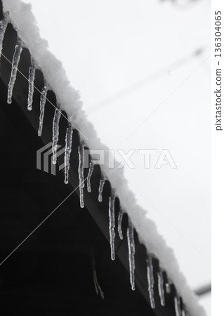 Ice pillar of eaves Ice pillar of eaves 136304065
