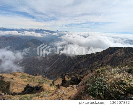 從山上看到的雲海 從山上看到的雲海 136307882