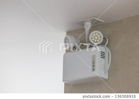 Emergency light open when the power goes out.  136308918