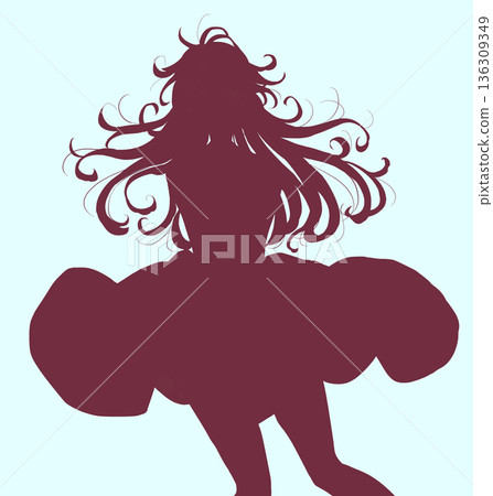 神秘女子身影，身著連身裙 136309349