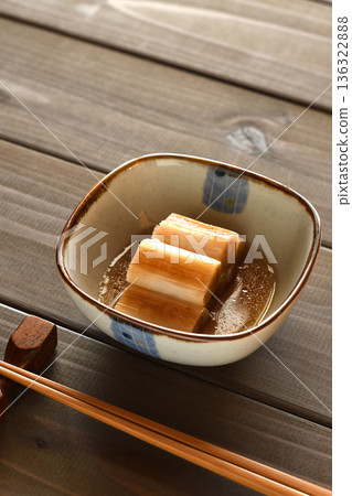 烤白洋蔥沙拉 136322888