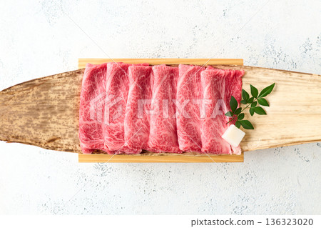 Thinly sliced domestic Wagyu beef shoulder loin for sukiyaki Thinly sliced domestic Wagyu beef shoulder loin for sukiyaki 136323020