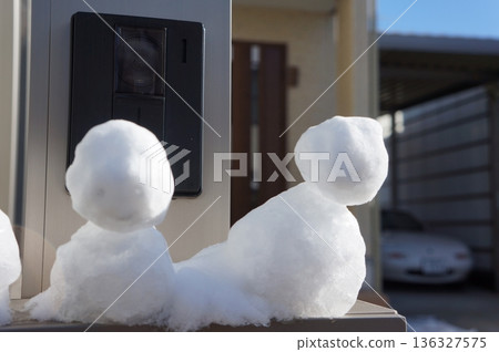 一個小雪人 136327575