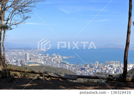 Arriving at the scenic spot of Mount Osaka Arriving at the scenic spot of Mount Osaka 136328410