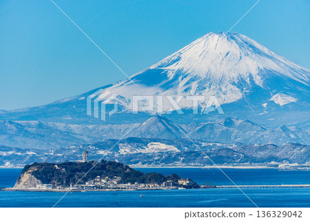 從逗子出發的富士山和江之島 136329042
