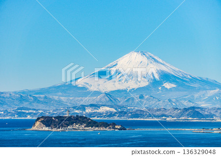 從逗子出發的富士山和江之島 從逗子出發的富士山和江之島 136329048