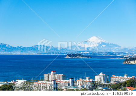 從逗子出發的富士山和江之島 136329059