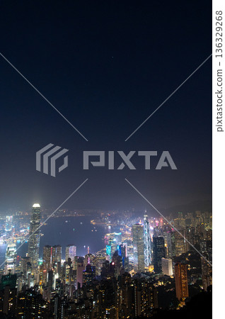 從香港太平山頂的夜景 136329268
