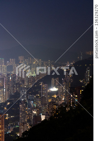 從香港太平山頂的夜景 136329270