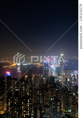 從香港太平山頂的夜景 136329279
