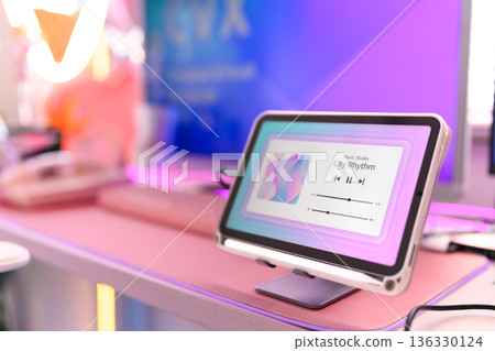 平板電腦上播放音樂 136330124