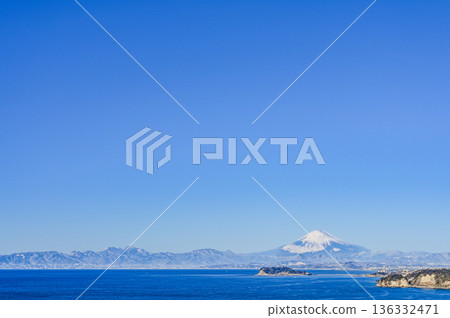 富士山、江之島、相模灣 富士山、江之島、相模灣 136332471
