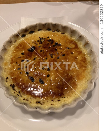 小酒館甜點:焦糖布丁 小酒館甜點:焦糖布丁 136332839