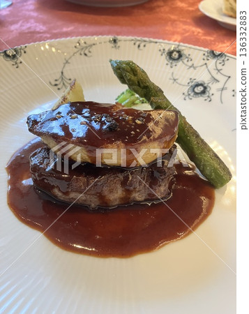 奢華法國鵝肝 奢華法國鵝肝 136332883