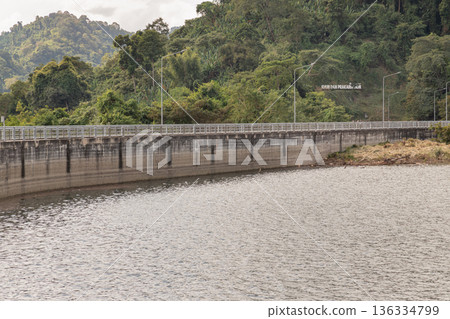 Khun Dan Prakan Chon Dam, which offers scenic views, was formerly known as Khlong Tha Dan Dam and is recognized as the world's largest Rolled Compacted Concrete Dam. 136334799