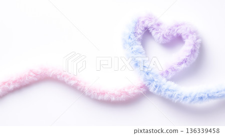 Fluffy heart-shaped string 136339458