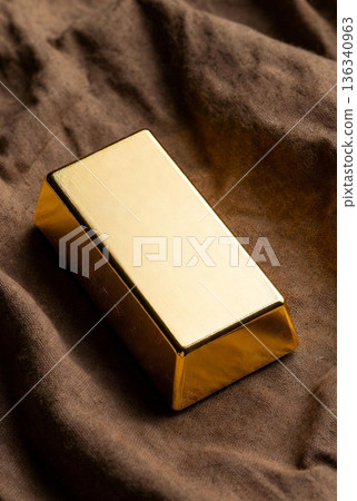 Gold 136340963