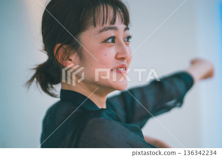 dancing, female, females 136342234
