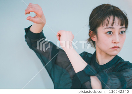 dancing, female, females 136342240