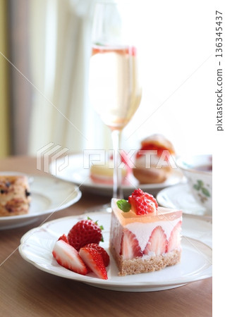 草莓糖果套裝 136345437