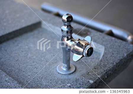公園飲水機 公園飲水機 136345963