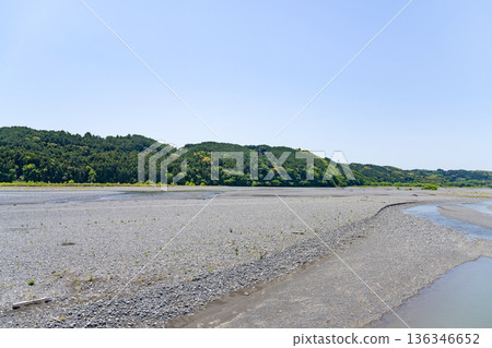 View of the Oi River from Horai Bridge, Shimada City, Shizuoka Prefecture 136346652